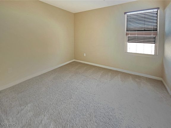 5th image of 10331 Northern Hills Ave