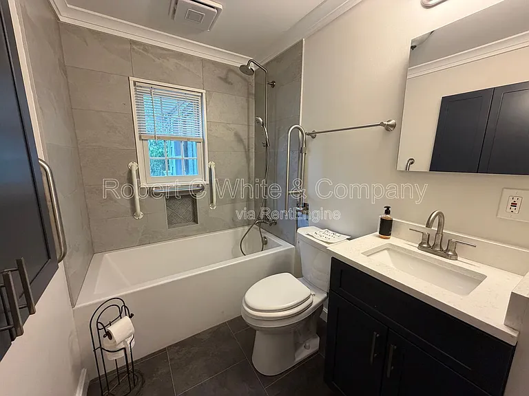 36 Pomeroy Ave — Photo 16