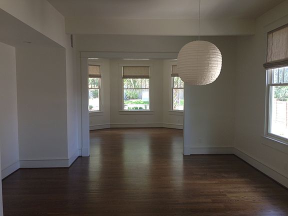Dining room to living room 