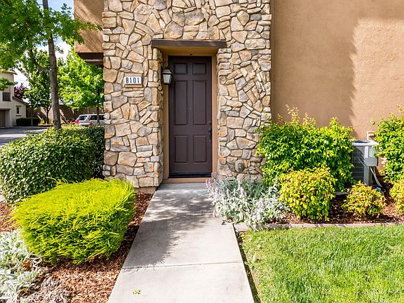 3rd image of 5300 E Commerce Way #8101
