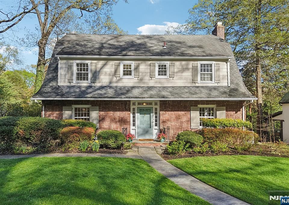 1st image of 215 Beechwood Rd