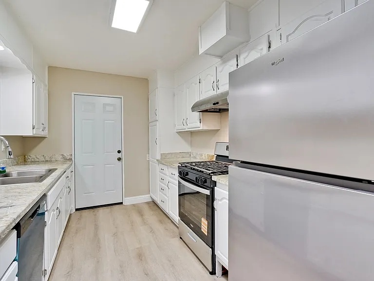 3000 Santa Maria Ave — Photo 23