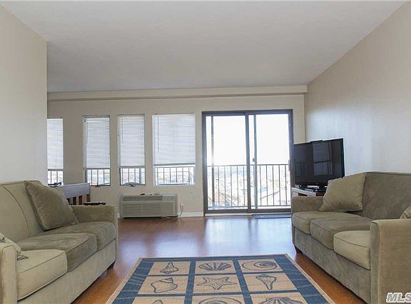 3rd image of 235 Park Ave