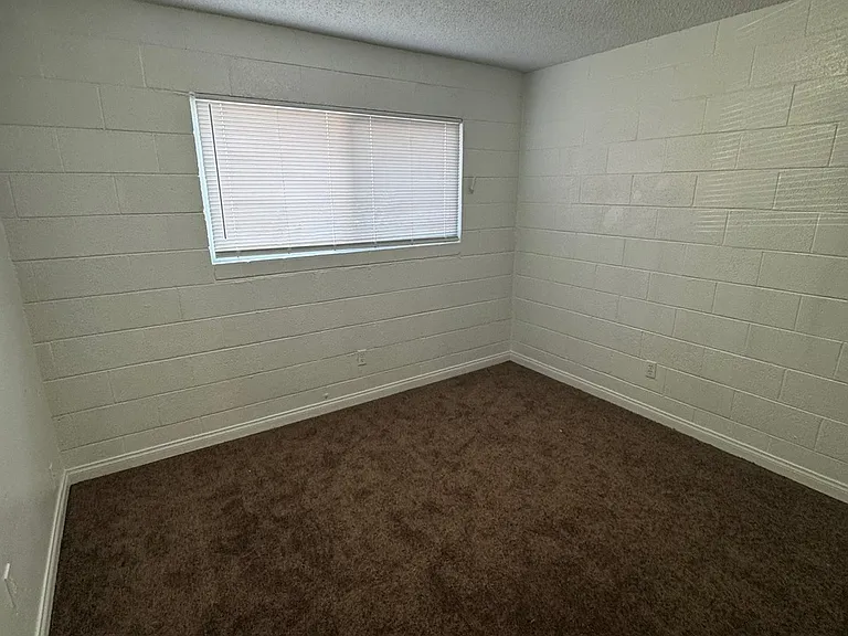 2301 Wengert Ave — Photo 6