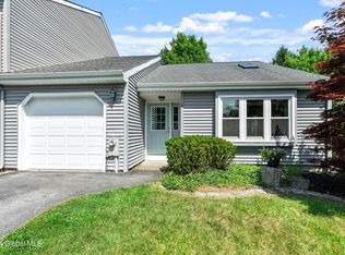 2 Westchester Ct, Clifton Park, NY 12065