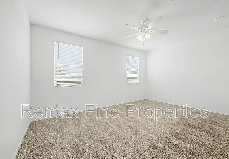 15543 W Desert Hollow Dr — Photo 21