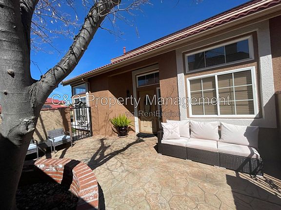 4th image of 32736 Hislop Way