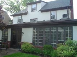 2204 Village Dr, Louisville, KY 40205