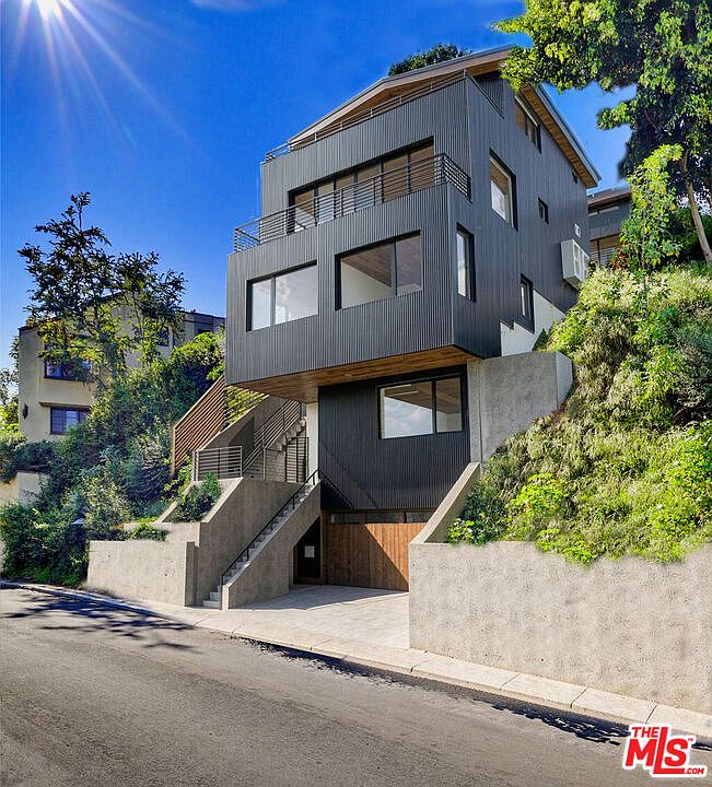 1st image of 2367 Lake View Ave