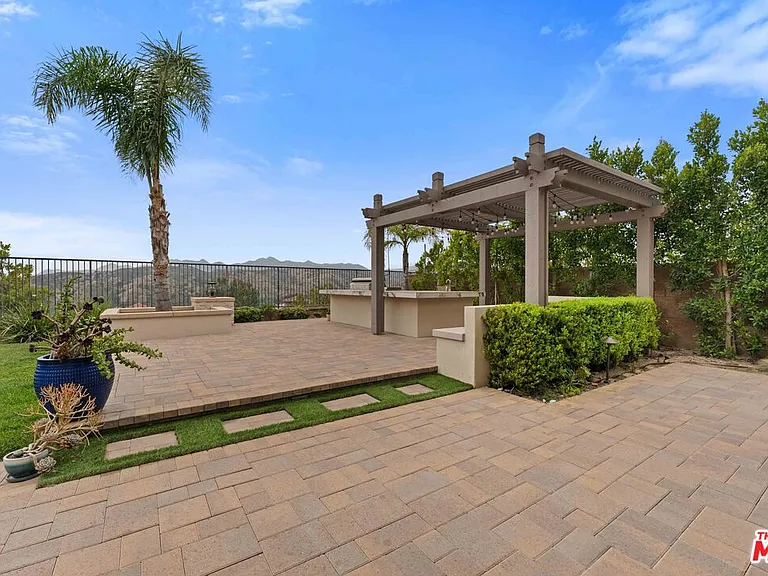 11925 N Ricasoli Way — Photo 36