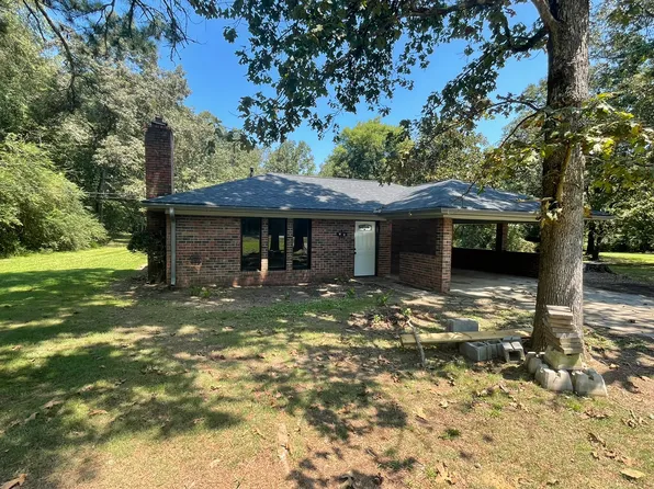 561 Fairview Rd NW, Calhoun, GA 30701