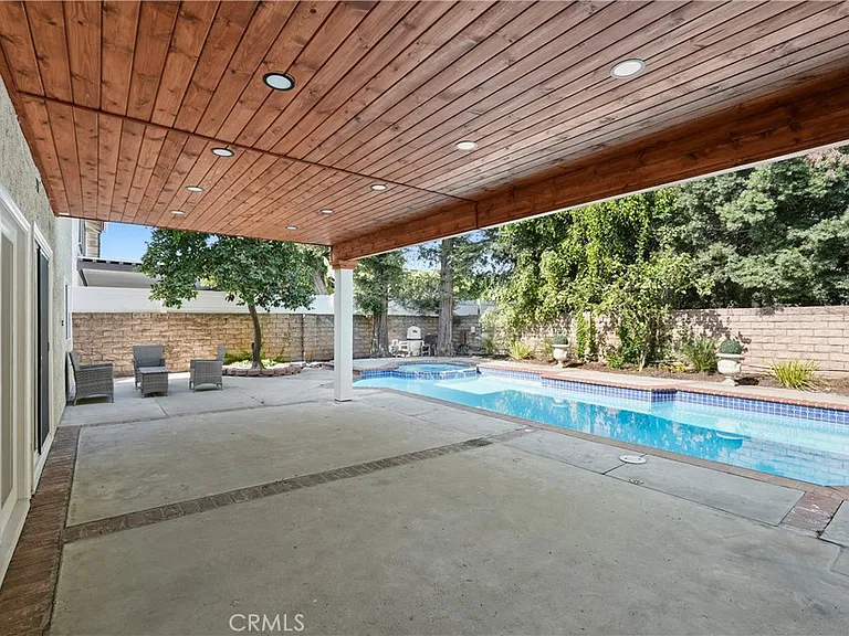 6221 Mammoth Ave — Photo 39