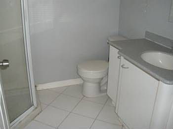 3rd image of 1409 E San Antonio St