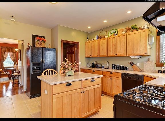 5th image of 223 Saint Andrews Dr