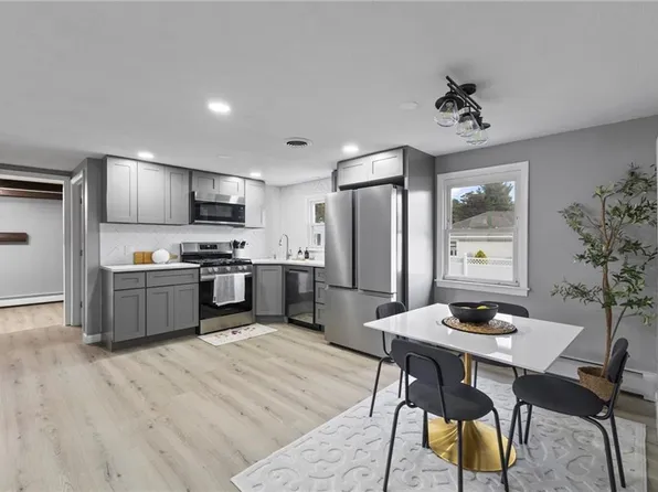 210 Macklin St, Cranston, RI 02920