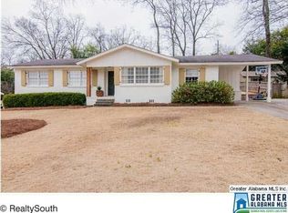 2516 Chatwood Rd, Vestavia Hills, AL 35226