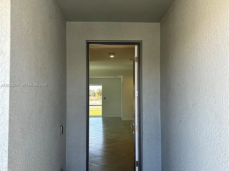 20483 Copperhead Dr — Photo 2