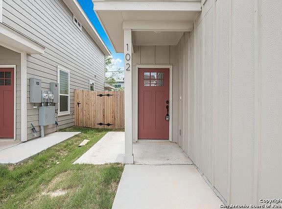 5th image of 2507 W Lynwood Ave #102