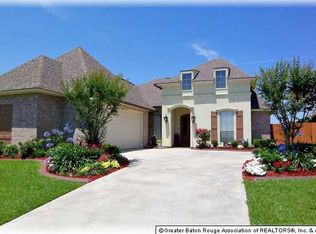8966 Fox Gate Dr, Baton Rouge, LA 70809
