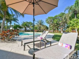 5283 Maple Ln, Naples, FL 34113