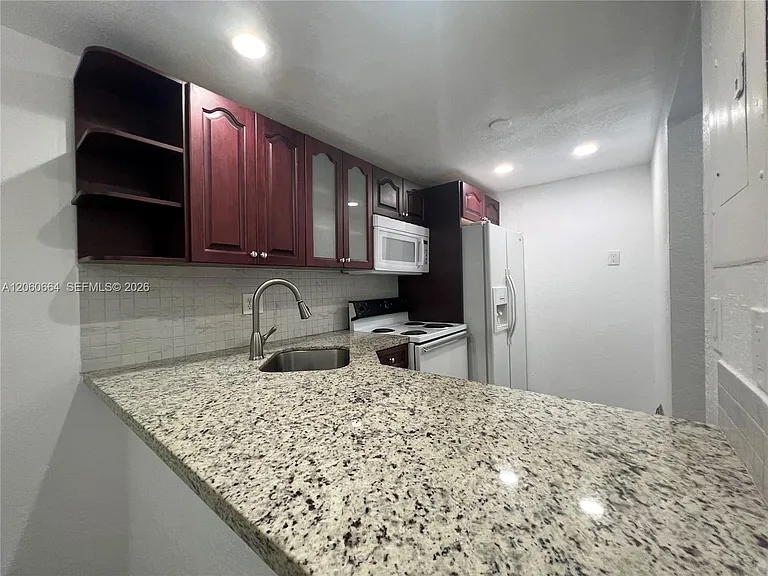 1901 NW South River Dr #35C — Photo 8