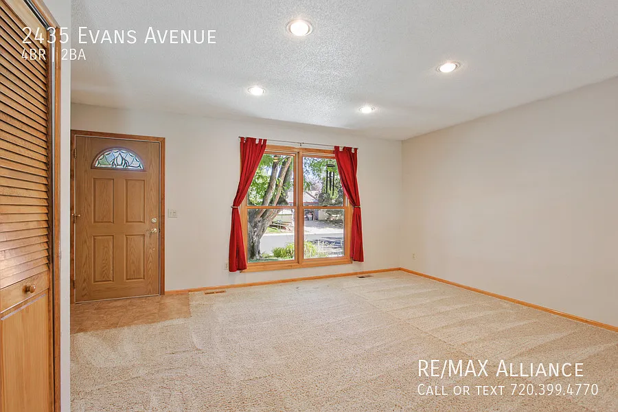 Fantastic Tri-Level Louisville Home ready for you! — Photo 4