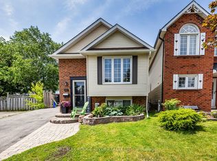 411 Pompano Ct, Oshawa, ON L1K 1M9