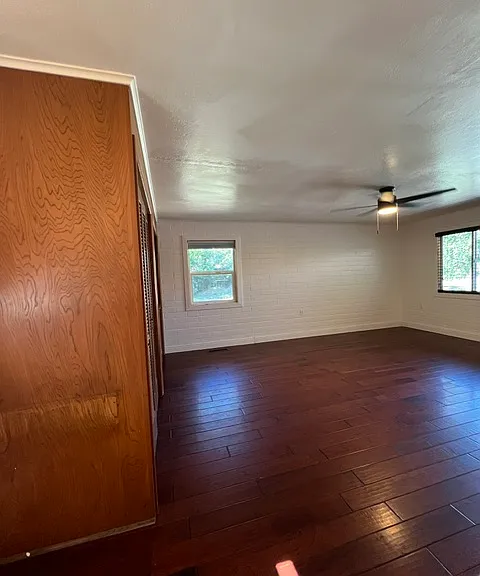 1157 East Ave — Photo 28