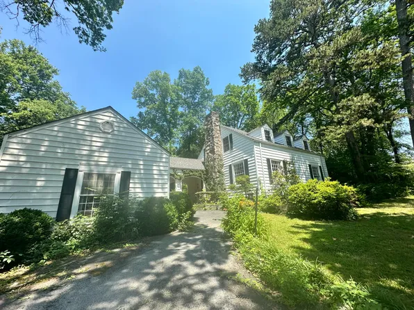 1202 Cinderella Rd, Lookout Mountain, GA 30750