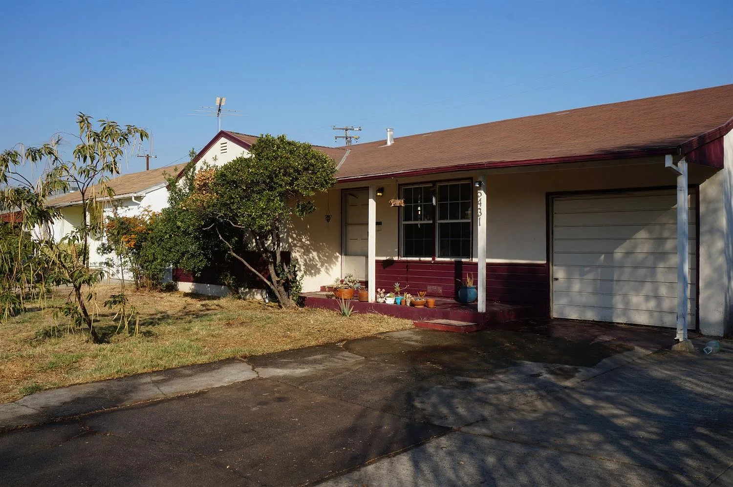 5431 49th St photo 1