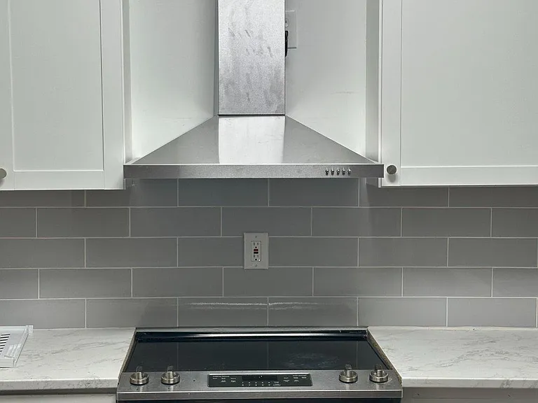 447 Lamont St NW — Photo 1