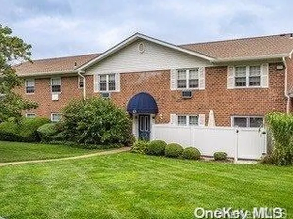 460 Old Town Road #15G, Port Jefferson Station, NY 11776