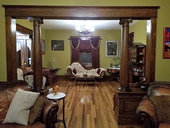 4th image of 906 S Washington Ave