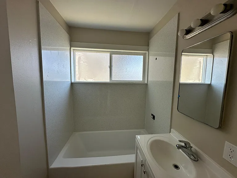 48 Alan Ct #B — Photo 8