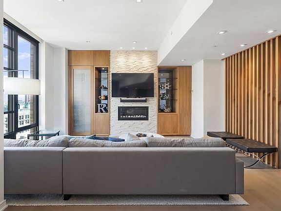 4th image of 580 Washington St Ph E