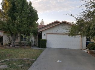 2564 Almond St, Selma, CA 93662