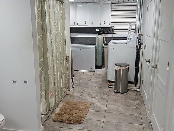 3rd image of 2090 Iowa Ave