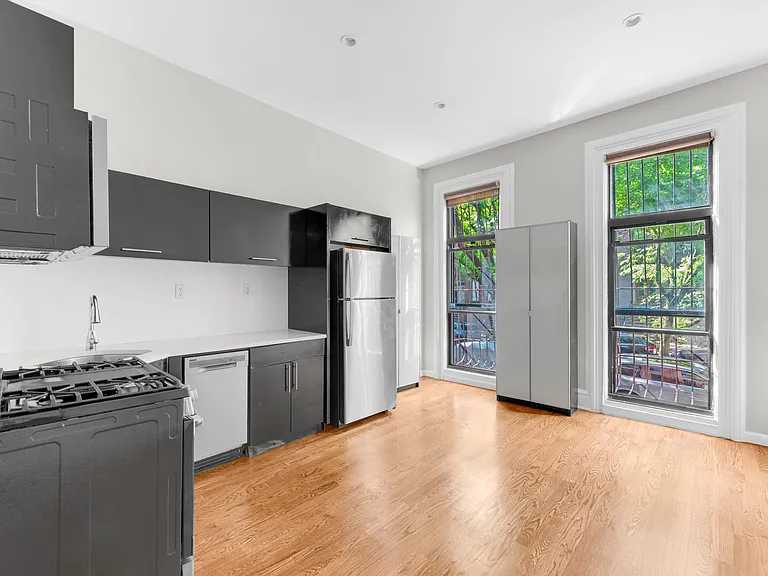 361 Gates Ave #1 — Photo 6