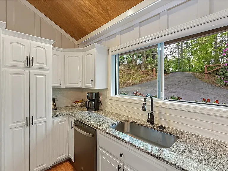 119 Heavens Gate Ln — Photo 36