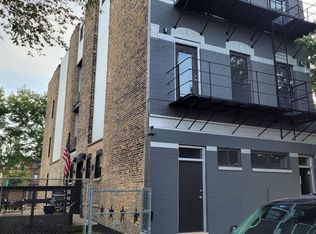 1445 W 16th St, Chicago, IL 60608