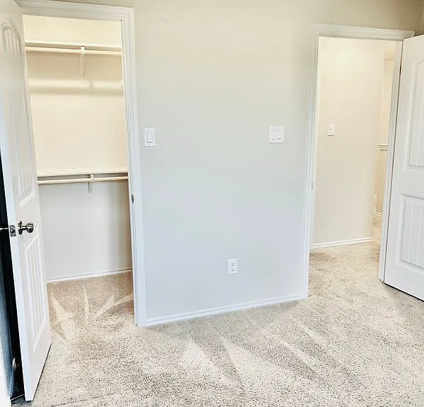 303 Green Valley Dr — Photo 12