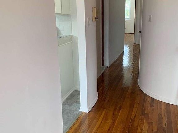 4th image of 209-39 41st Ave #3
