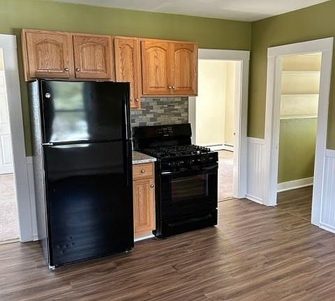 2nd image of 46 Concord Ave #2