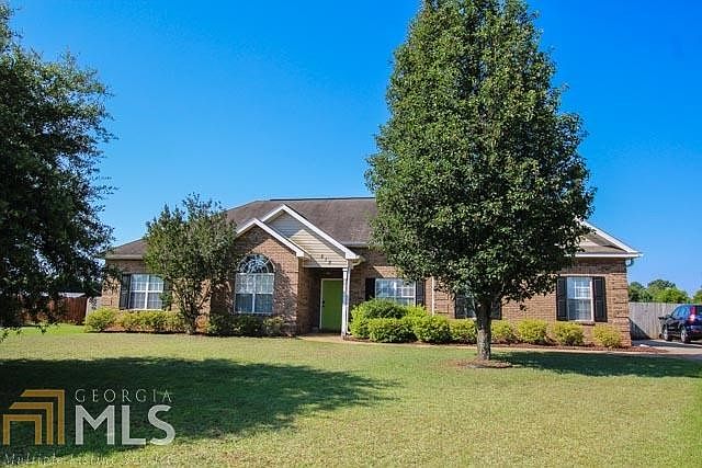 1st image of 215 Castlebury Cir
