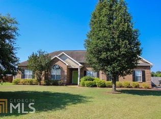 215 Castlebury Cir, Kathleen, GA 31047