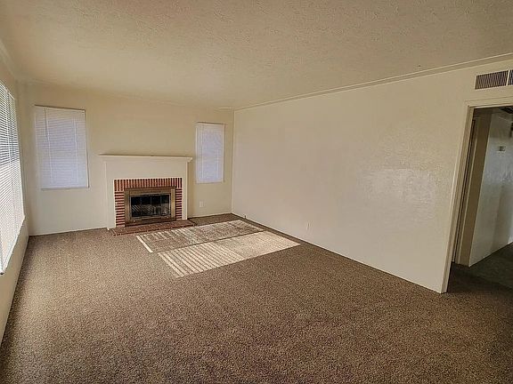 4th image of 4141 Kenmore Dr S