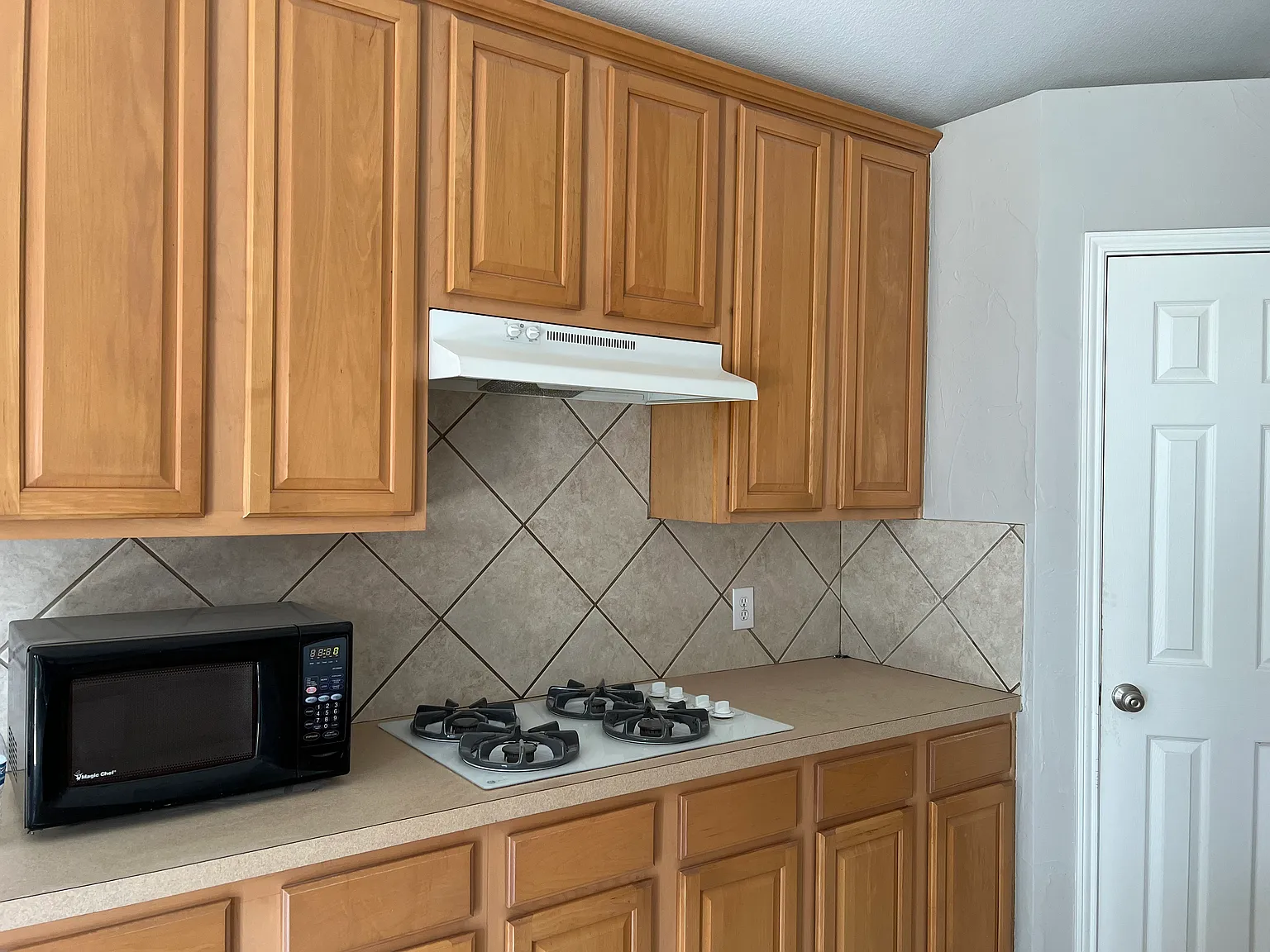 4 bed, 2.5 bath, 2114 sqft, $2,550 — Photo 4
