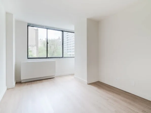 730 Columbus Avenue image 19 of 61