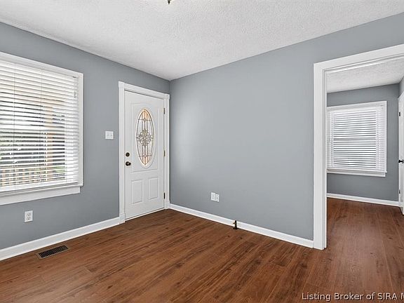5th image of 715 E 9th Street