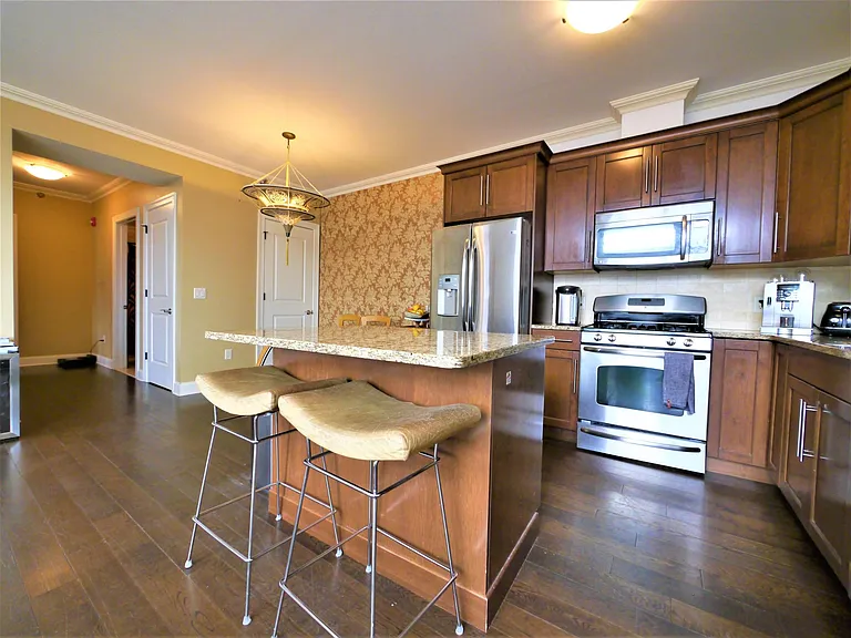 255 Laird Ave #15 — Photo 5